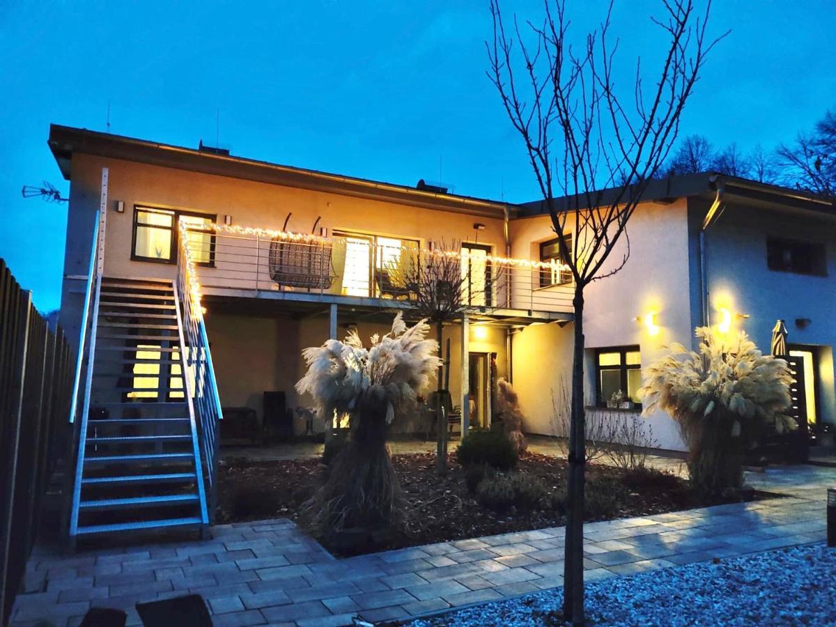 Apartmany Benesov Benesov nad Ploucnici Dış mekan fotoğraf
